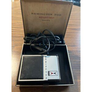 Remington 300 Selectro electric shaver in case